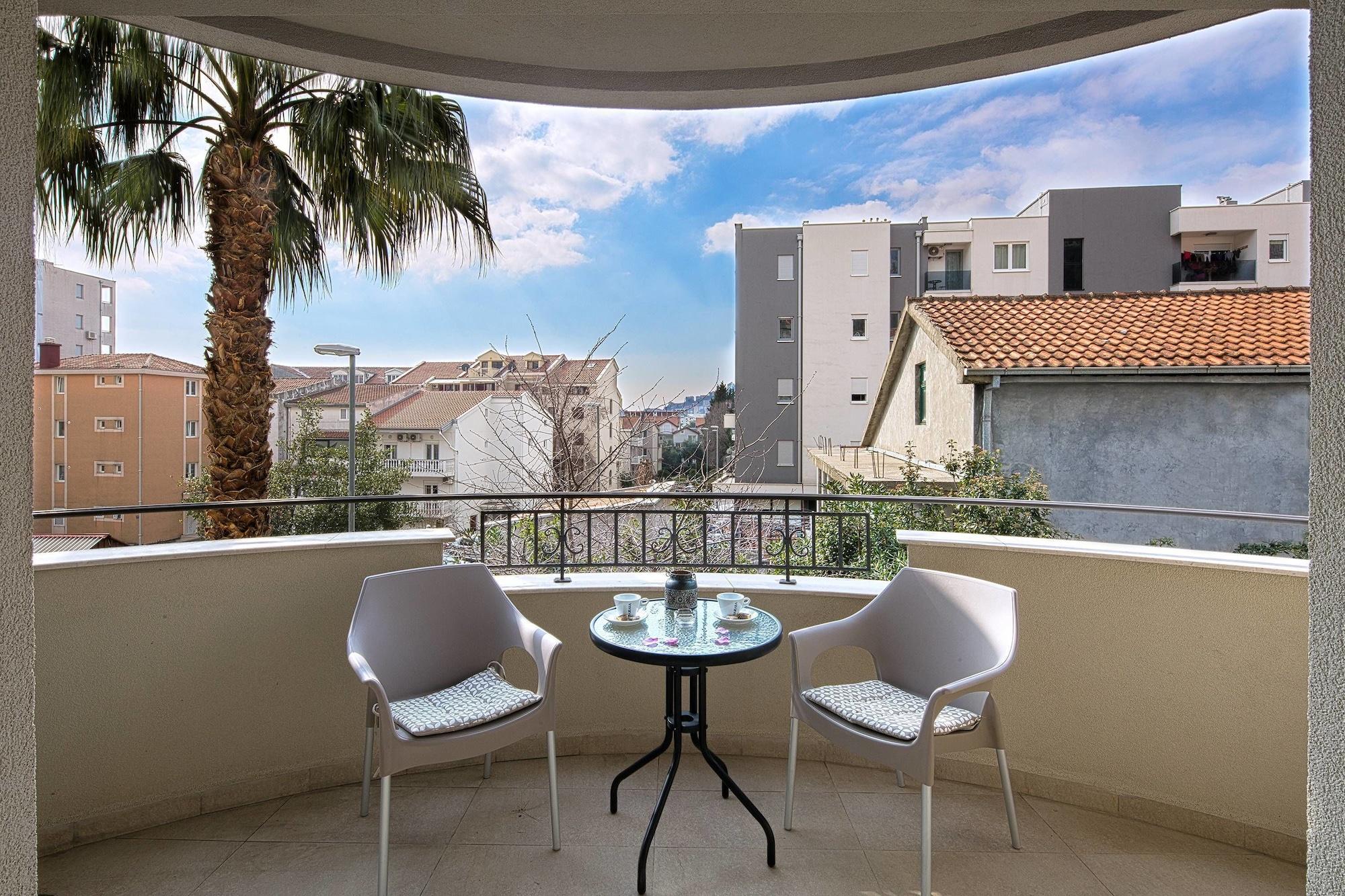 Le Marc Guest House Budva Exterior photo