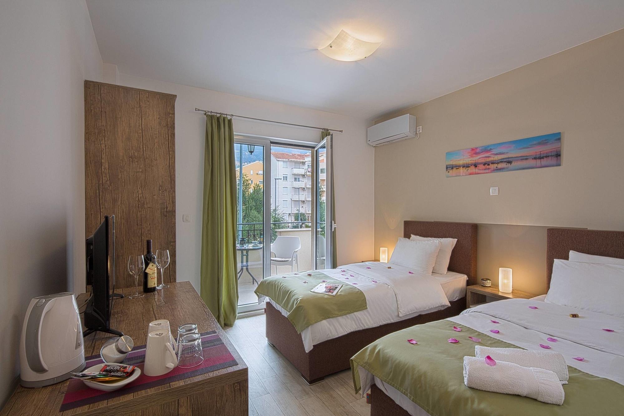 Le Marc Guest House Budva Exterior photo