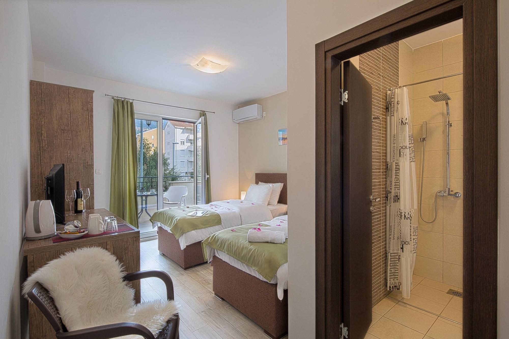Le Marc Guest House Budva Exterior photo