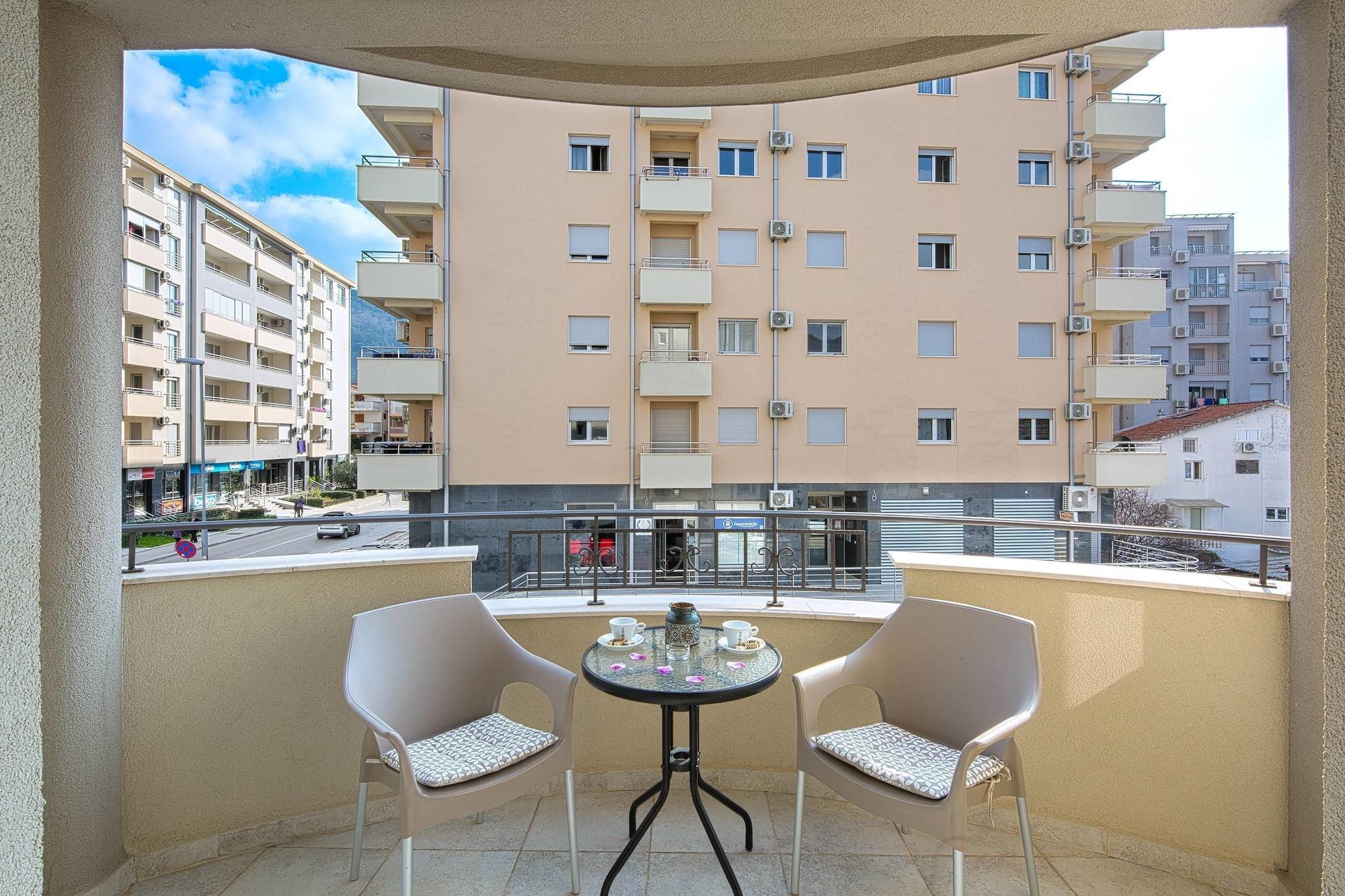 Le Marc Guest House Budva Exterior photo
